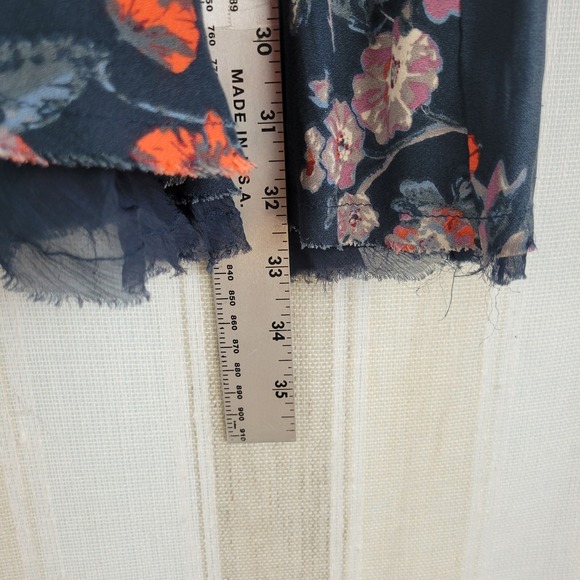 Free People Pebble Crepe So Fine Smocked Tunic Top Size Large Floral Blue Red - Picture 6 of 11